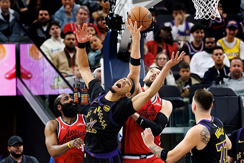 2026世界杯客户端下载-只是能力有限而已！湖人替补中锋好歹在比赛态度方面值得肯定？